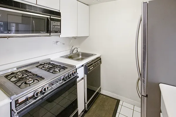 Sold by JSG Realty Corp | media 9