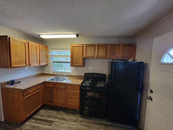 5th image of 4020 51st Ave N Unit B