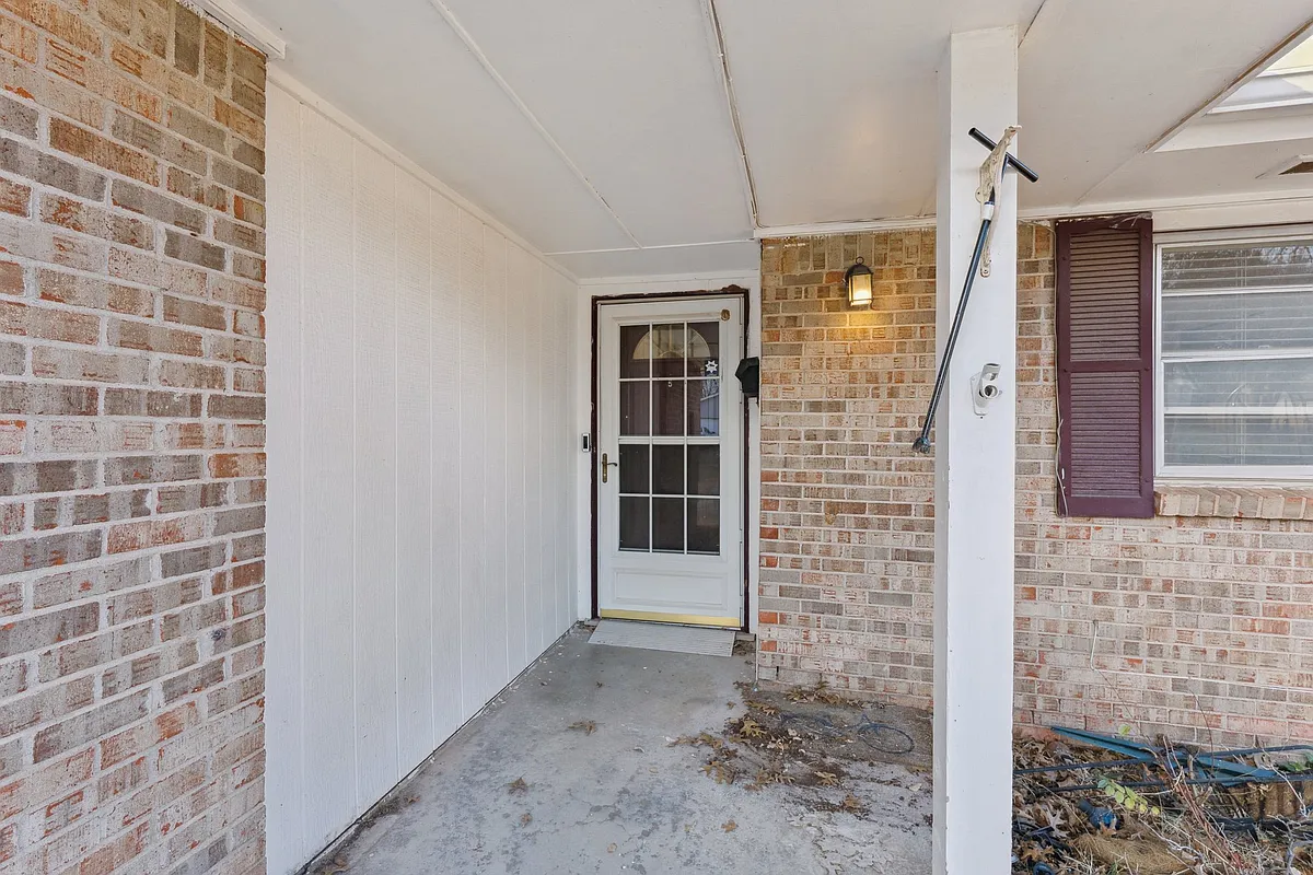Building Photo - 523 E 28th St