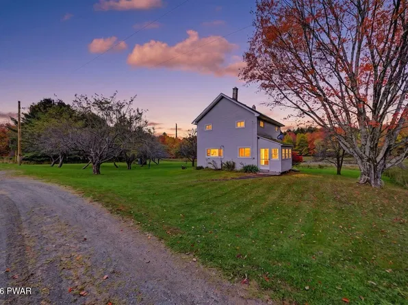 190 Lamberton Rd, Lake Ariel, PA 18436