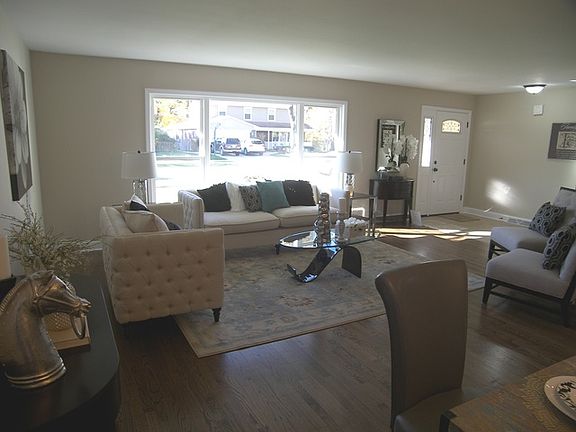 4th image of 1123 N Derbyshire Dr