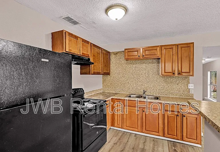 7832 Paul Jones Dr — Photo 2