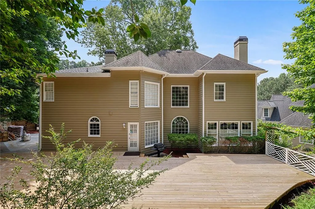 5 bed, 3.5 bath, 3044 sqft, $4,000 — Photo 4