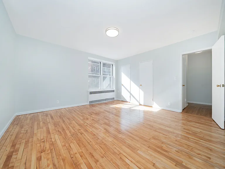 500 Kappock St #2L — Photo 4