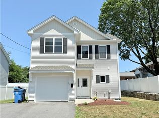 77 Batcheller Ave, Cranston, RI 02920