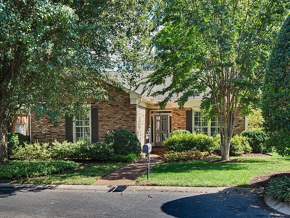 2nd image of 100 Longwood Pl