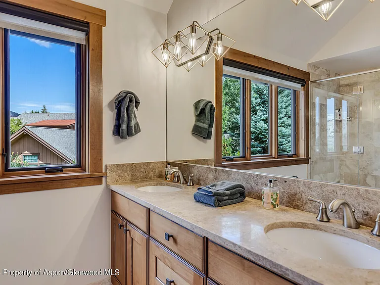 138 Club Lodge Dr — Photo 23