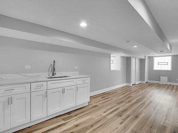 5th image of 6233 S Claremont Ave