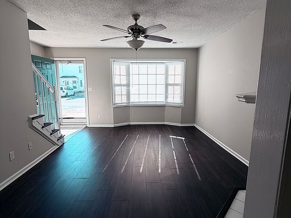 2nd image of 3921 Sterling Pointe Dr Unit Ll5