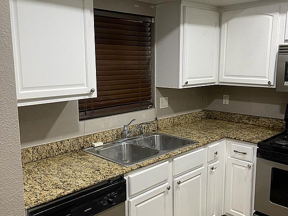 4th image of 3420 W Danbury Dr Unit C102