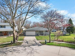 14551 Yale Ct, Sterling Heights, MI 48313