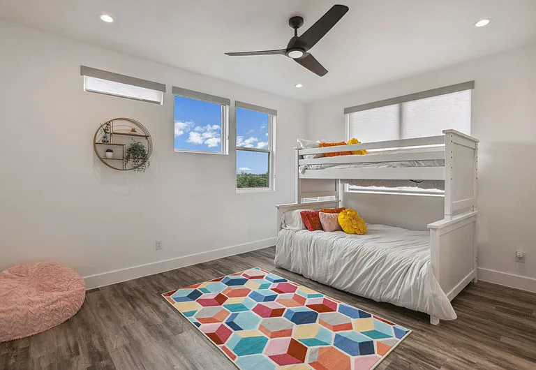 2429 Vagas St — Photo 28
