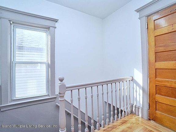 4th image of 106 Hatfield Pl