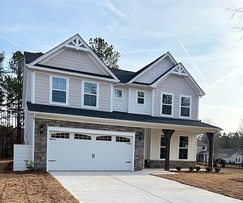 212 Woodlander Dr — Photo 1