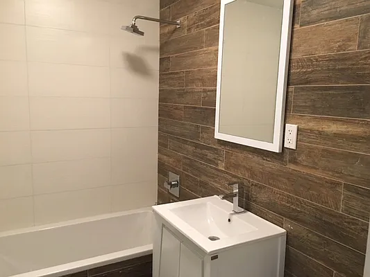 Rented by Premier Metro Realty Corp | media 4