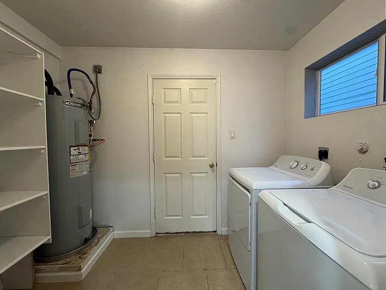 6230 Cypress Rose — Photo 5