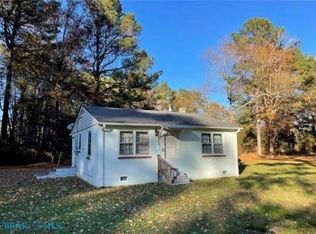 7270 Shadywoods Ln, Gloucester, VA 23061