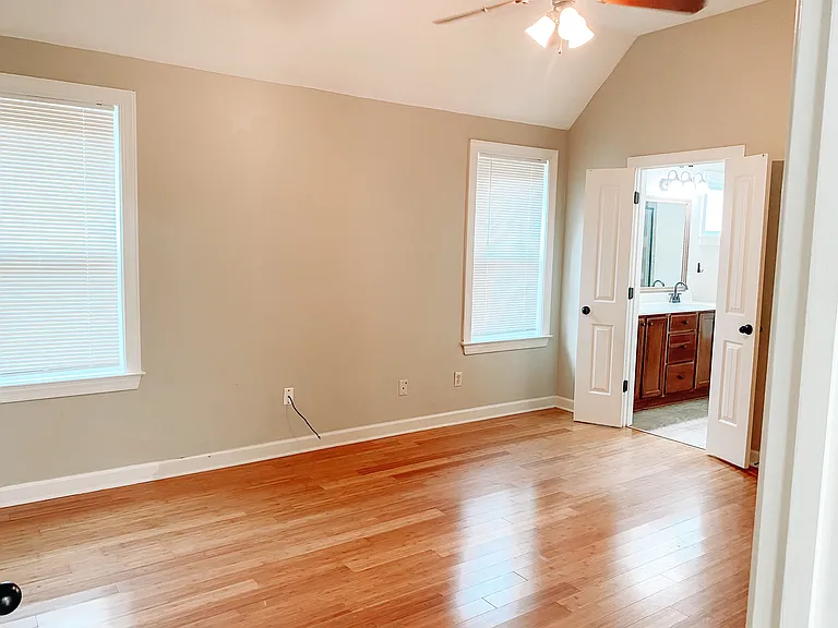 975 Crayton Ridge Dr — Photo 9