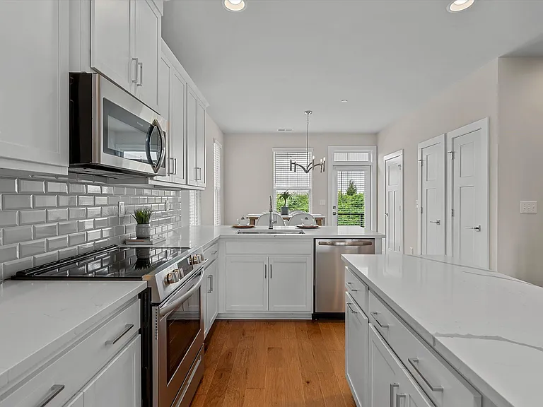 4201 Bryant Terraces Dr — Photo 7
