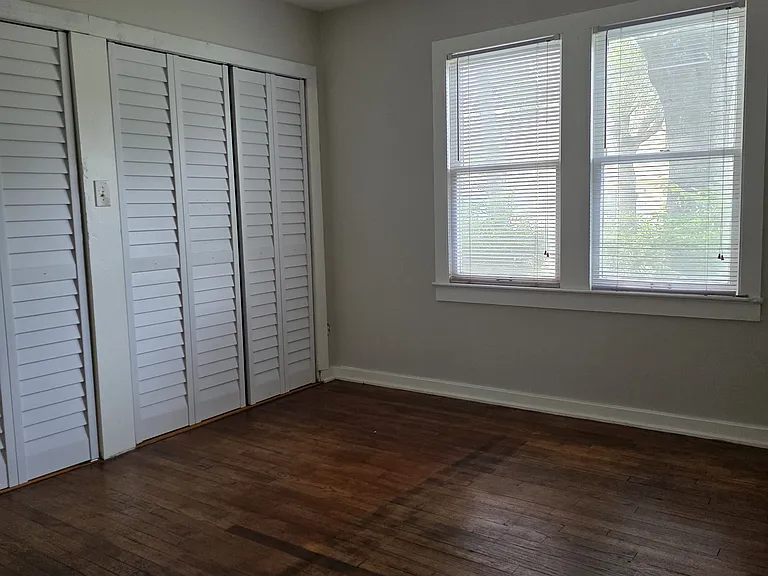 1304 Divot Ln — Photo 2