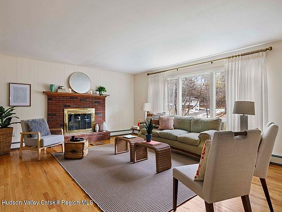 3rd image of 46 Whitney Drive