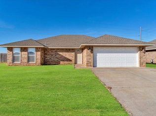 111 Surry Rd, Elk City, OK 73644