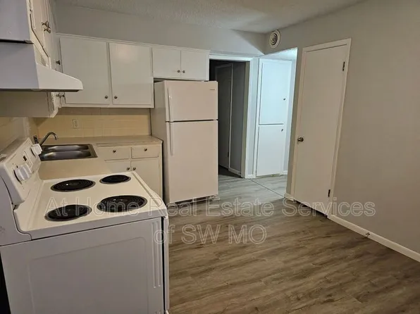 728 E Walnut St #2, Springfield, MO 65806