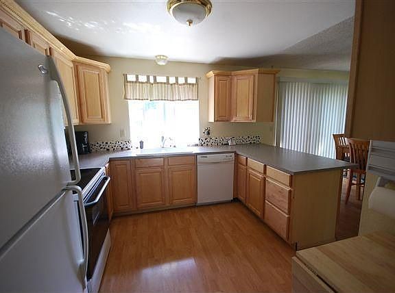 2nd image of 6770 Aegean Blvd NE