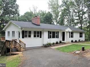 5284 Hillside Dr, Warrenton, VA 20187