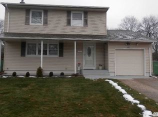 108 Roxbury Dr, Commack, NY 11725
