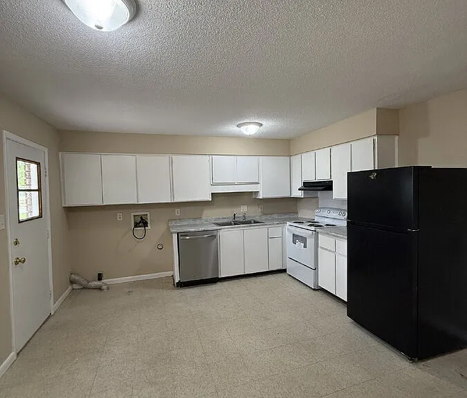 102 Woodhouse Ln #A — Photo 10