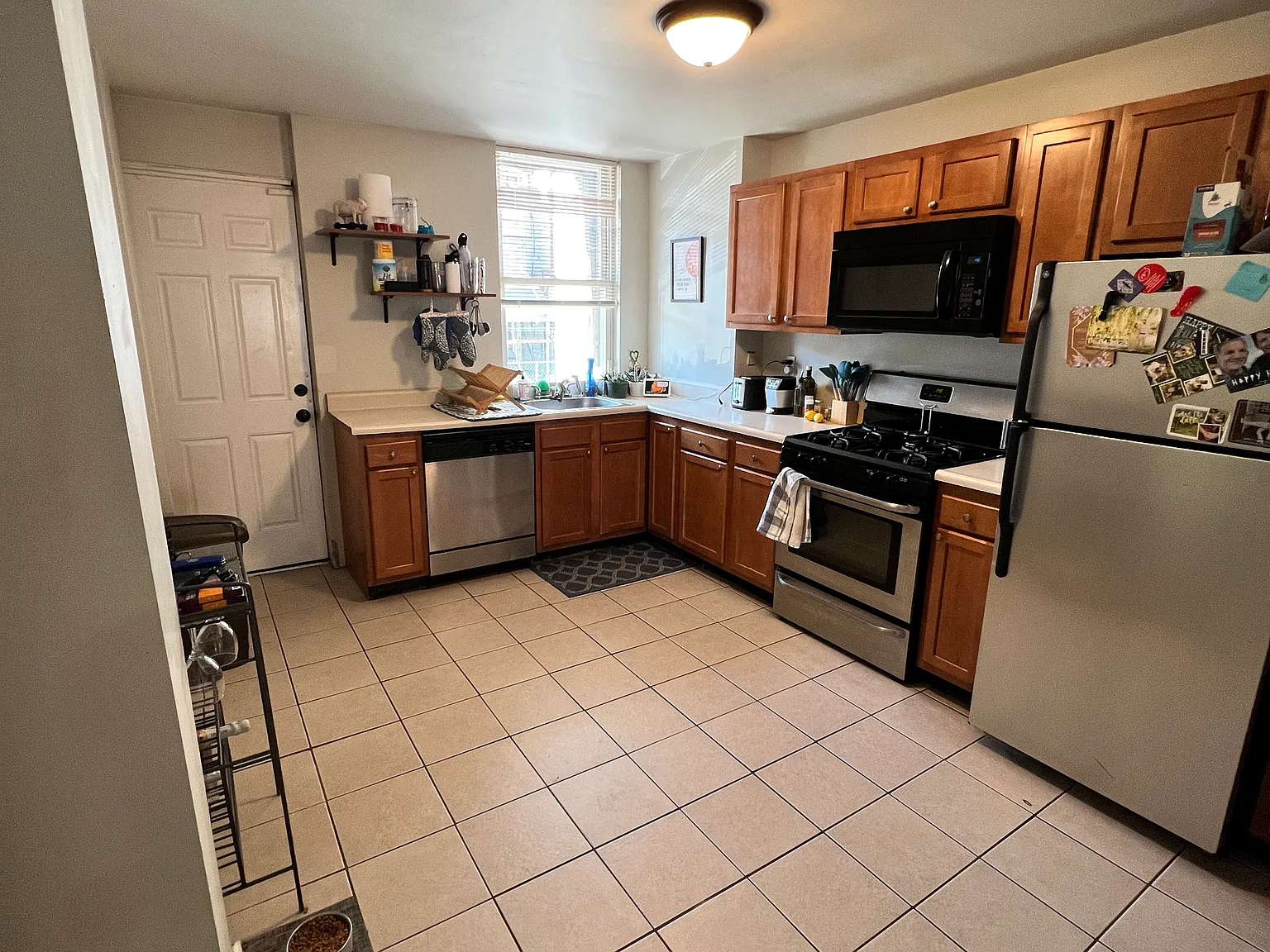 2 bed, 1000 sqft, $1,750 — Photo 4
