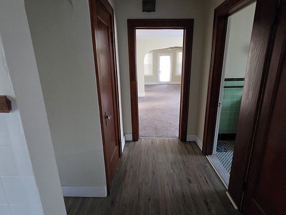 3rd image of 1301 Curry Rd Floor 2