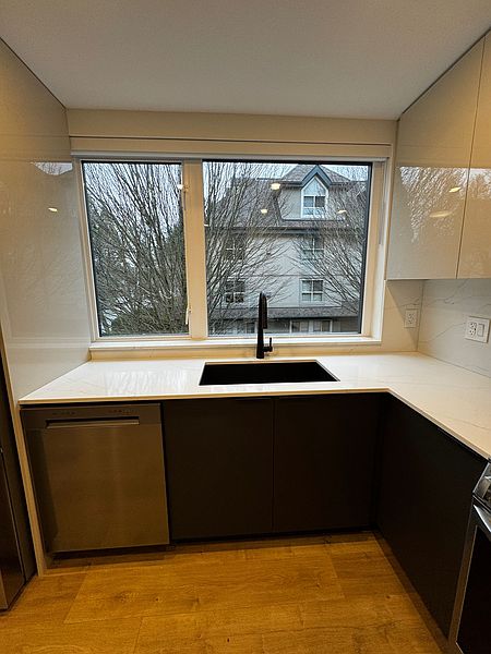 Surrey Apartment for rent - 1 Bedroom — photo 18