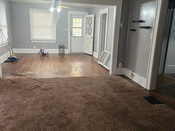4th image of 408 E Hickory St