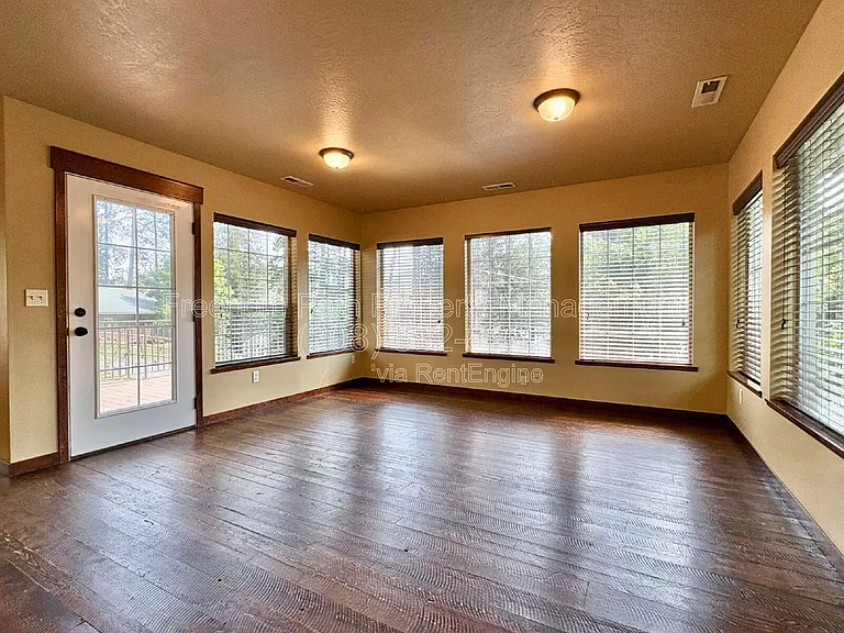 23732 N Lakeview Blvd — Photo 8