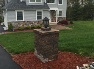 162 Stoney Ledge Dr, Stroudsburg, PA 18360