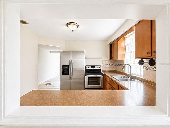 4th image of 5230 11TH AVENUE S