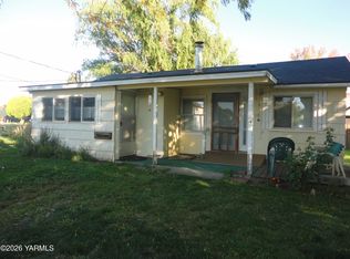 513 1/2 Newland Pl, Tieton, WA 98947