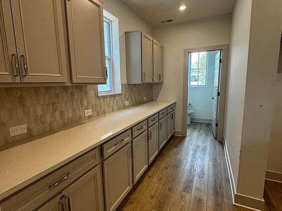 4th image of 781 Rose Garden Way