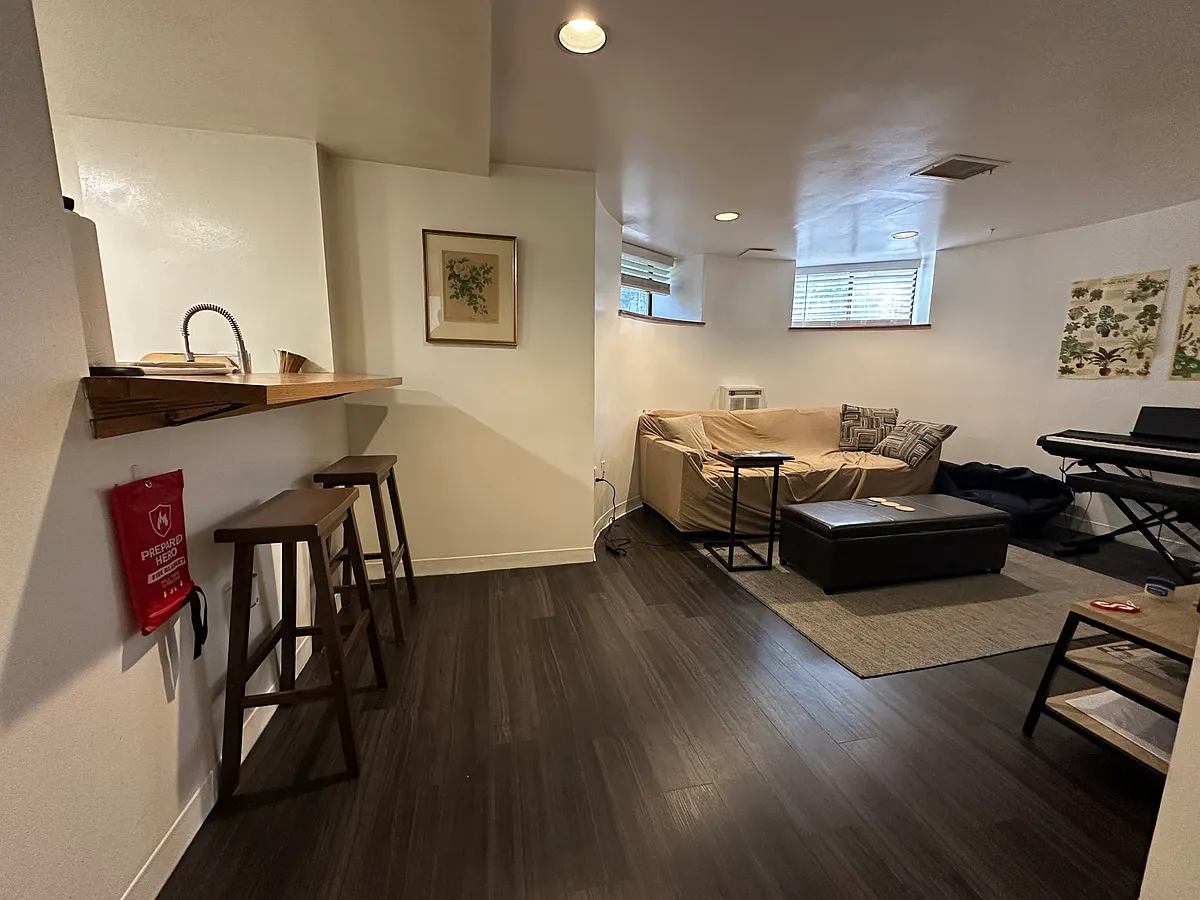 Building Photo - 111 Gainsborough St #1