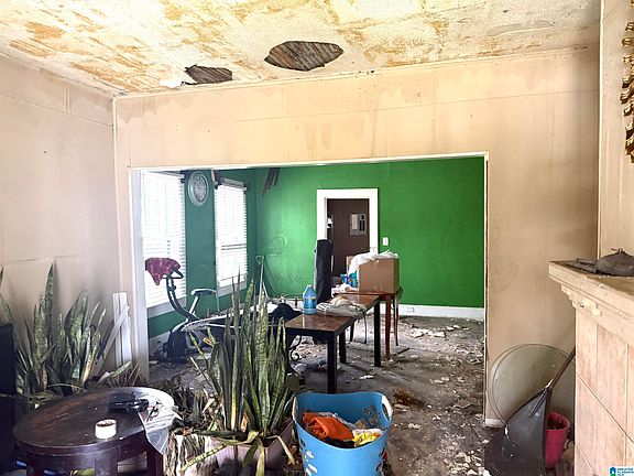 2nd image of 809 11th St SW