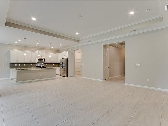 4th image of 321 Maraviya Blvd