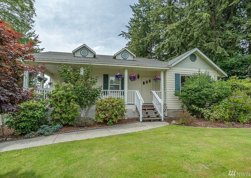 1st image of 1220 122nd Ave E
