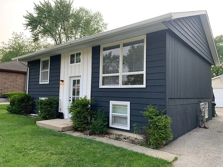 70 Walnut Ct — Photo 1
