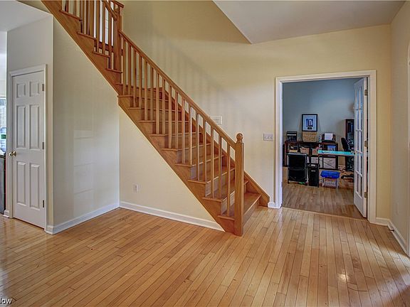 2nd image of 474 Wordsworth Ct