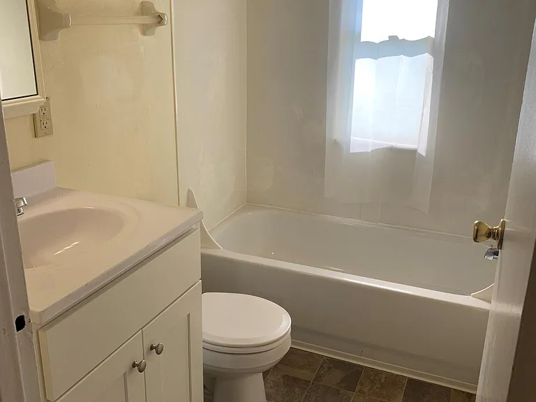 2917 Ruhl Ave — Photo 5