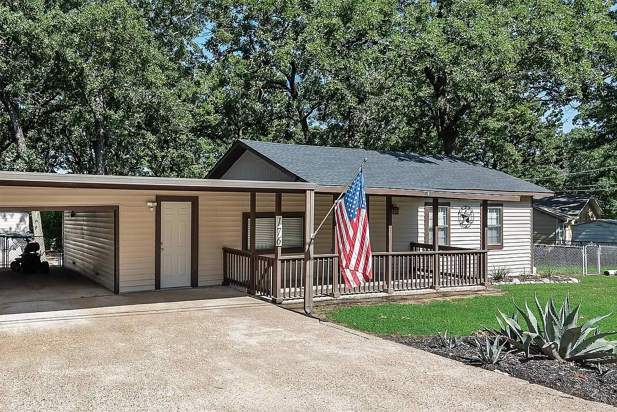 Building Photo - 176 Forest Ln
