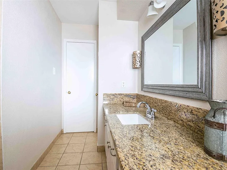 2626 Palo Pinto Dr — Photo 16