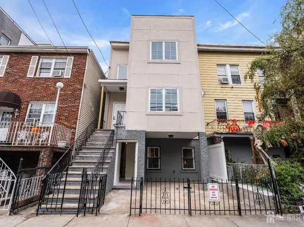 414 6th St, Union City, NJ 07087